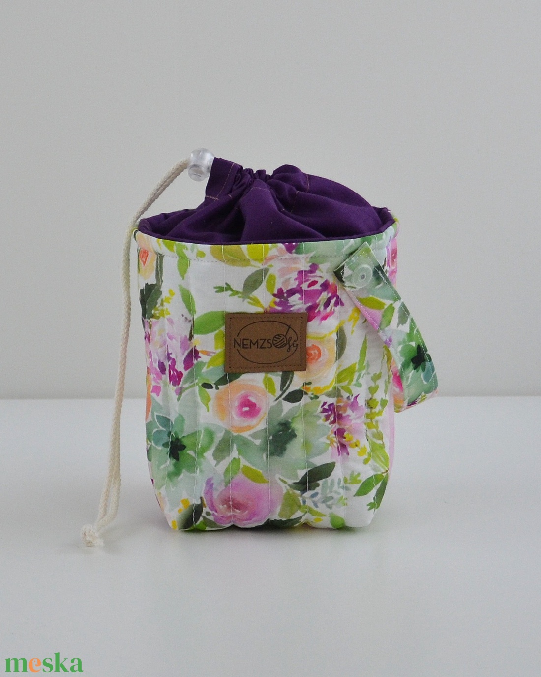 Kis méretű behúzós projekt táska kézimunkához (lila virágos) - táska & tok - kézitáska & válltáska - kézitáska - Meska.hu