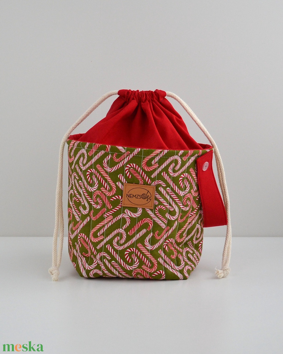 Közepes méretű behúzós projekt táska kézimunkához (cukorpálcás) - táska & tok - kézitáska & válltáska - kézitáska - Meska.hu