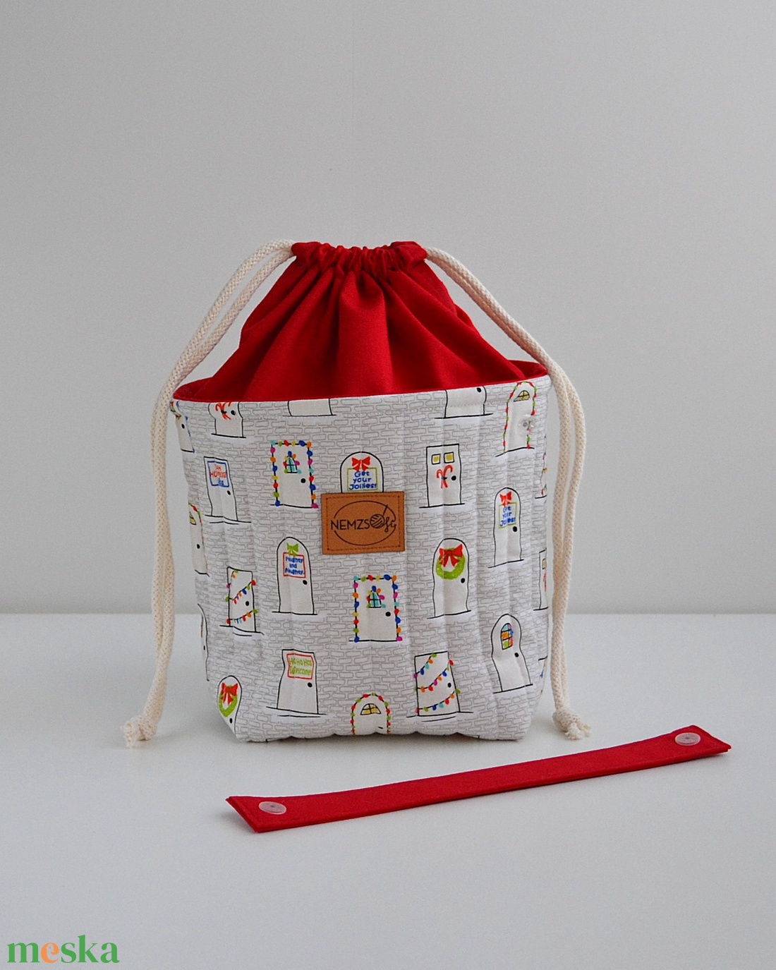 Közepes méretű behúzós projekt táska kézimunkához (karácsonyi ajtós) - táska & tok - kézitáska & válltáska - kézitáska - Meska.hu