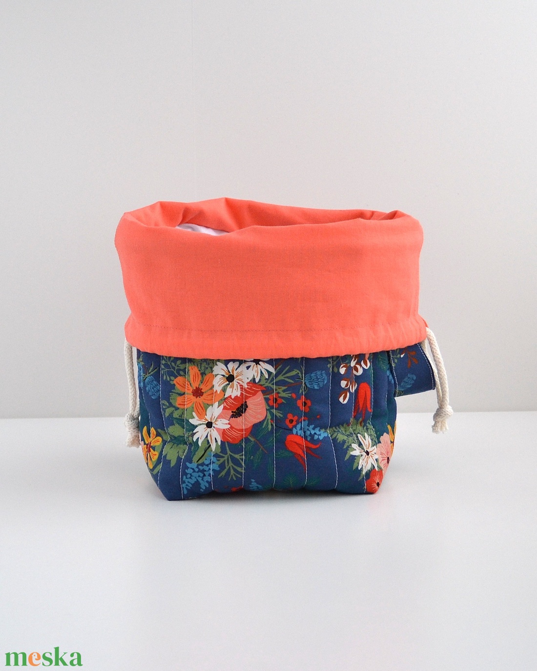 Közepes méretű behúzós projekt táska kézimunkához (kék virágos) - táska & tok - kézitáska & válltáska - kézitáska - Meska.hu