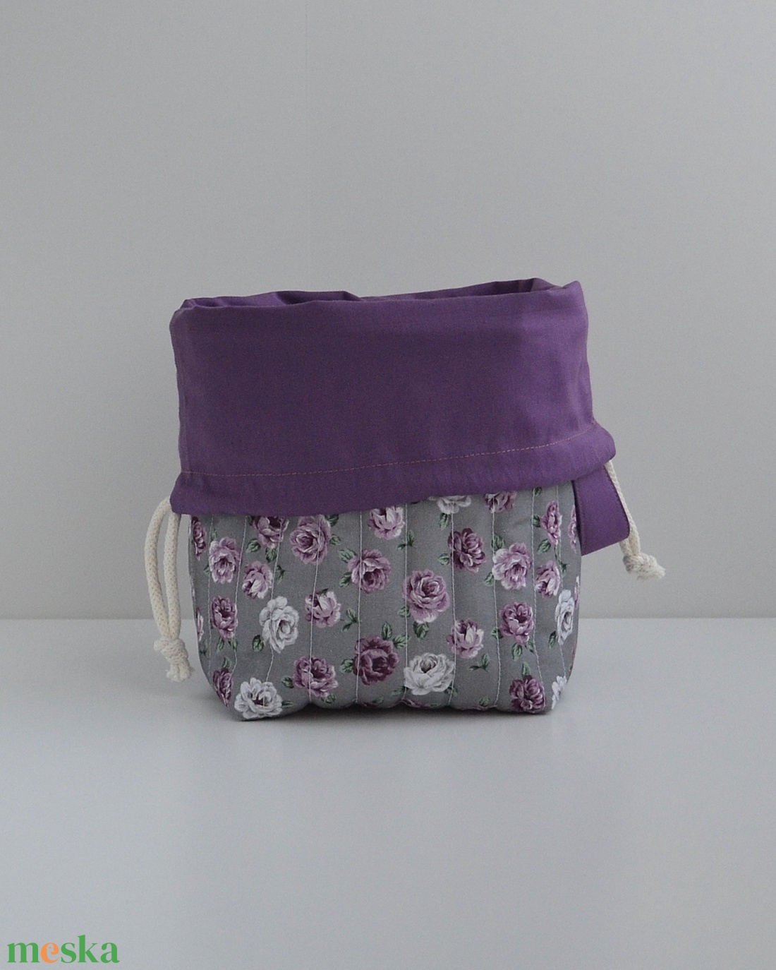 Közepes méretű behúzós projekt táska kézimunkához (lila rózsás) - táska & tok - kézitáska & válltáska - kézitáska - Meska.hu