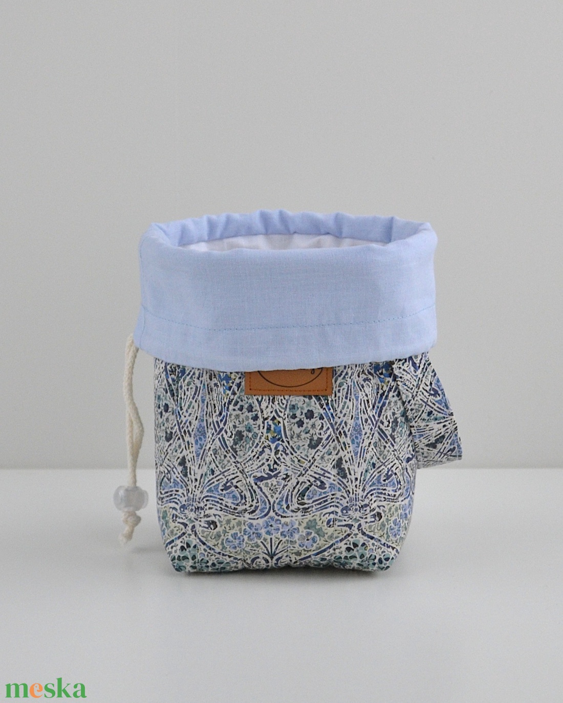 Kis méretű behúzós projekt táska kézimunkához (világoskék Liberty Ianthe Blossom B Tana Lawn) - táska & tok - kézitáska & válltáska - kézitáska - Meska.hu