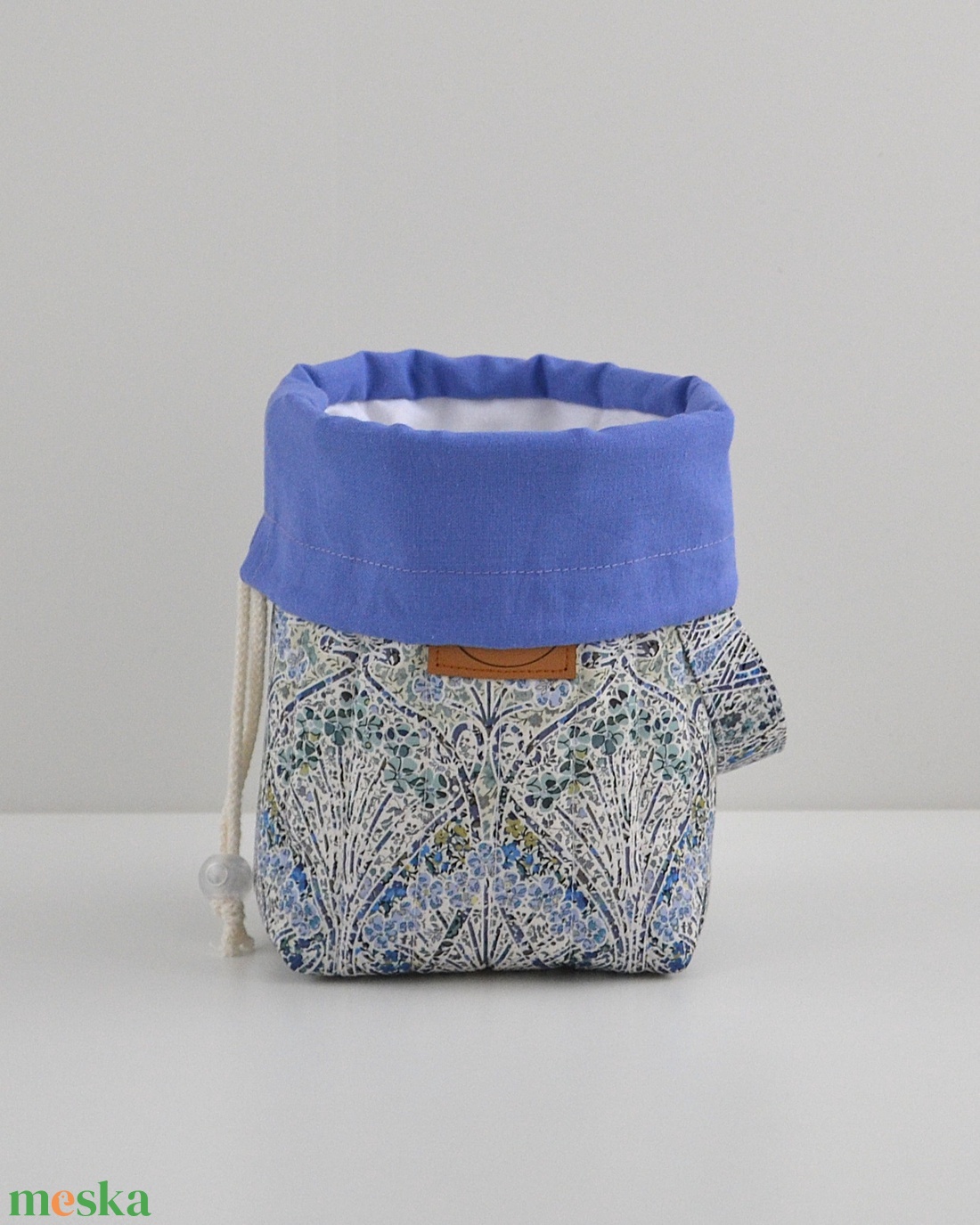 Kis méretű behúzós projekt táska kézimunkához (kék Liberty Ianthe Blossom B Tana Lawn) - táska & tok - kézitáska & válltáska - kézitáska - Meska.hu