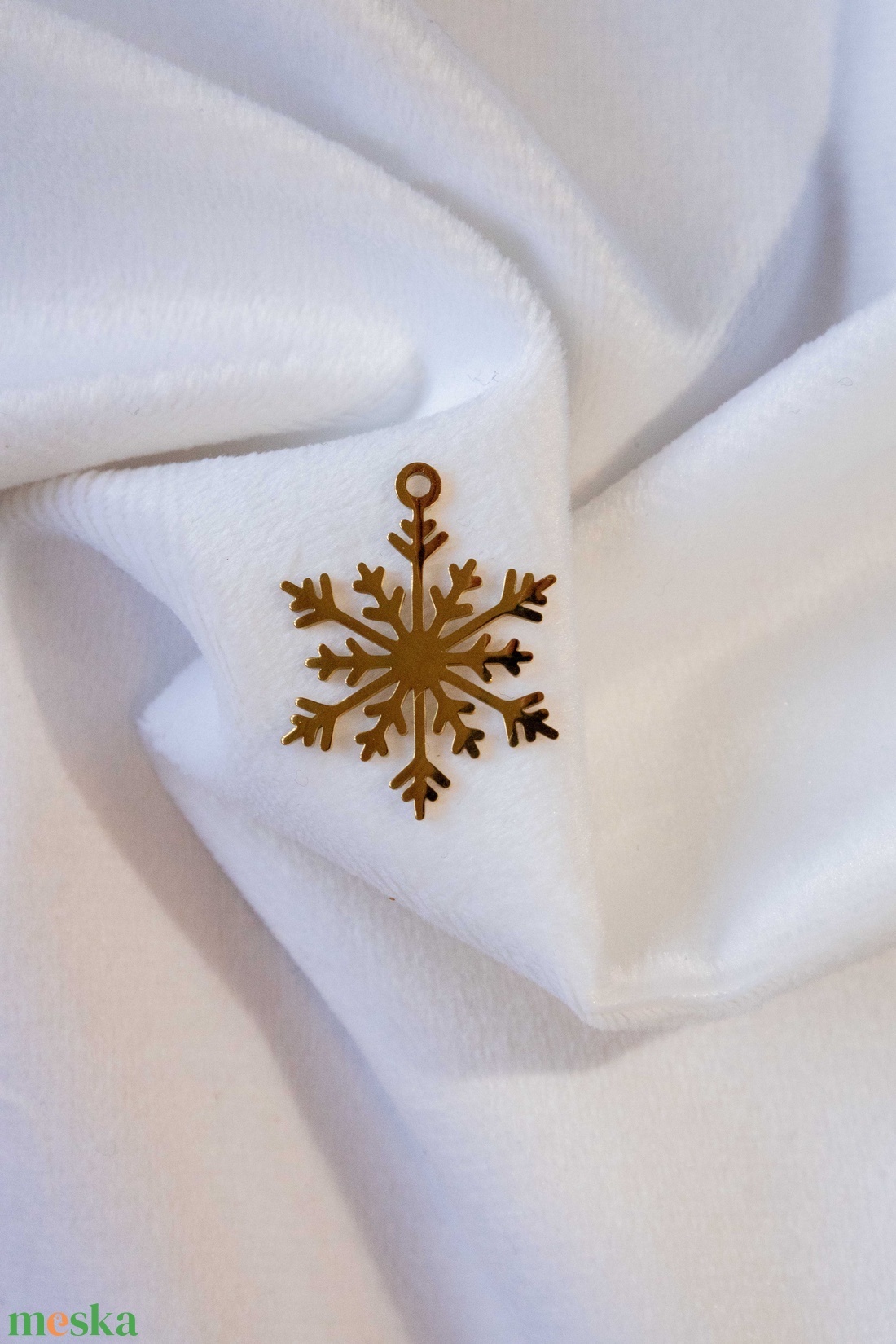 Hópehely medálos nyaklánc - rozsdamentes acél, arany bevonat (18K), kásagyöngy - ékszer - nyaklánc - medál - Meska.hu