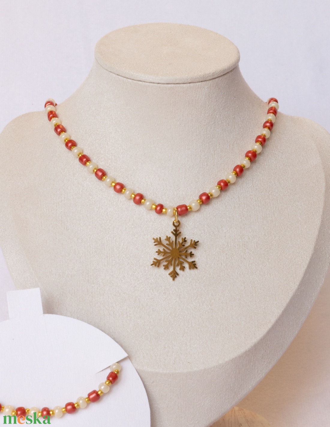 Hópehely medálos nyaklánc - rozsdamentes acél, arany bevonat (18K), kásagyöngy - ékszer - nyaklánc - medál - Meska.hu