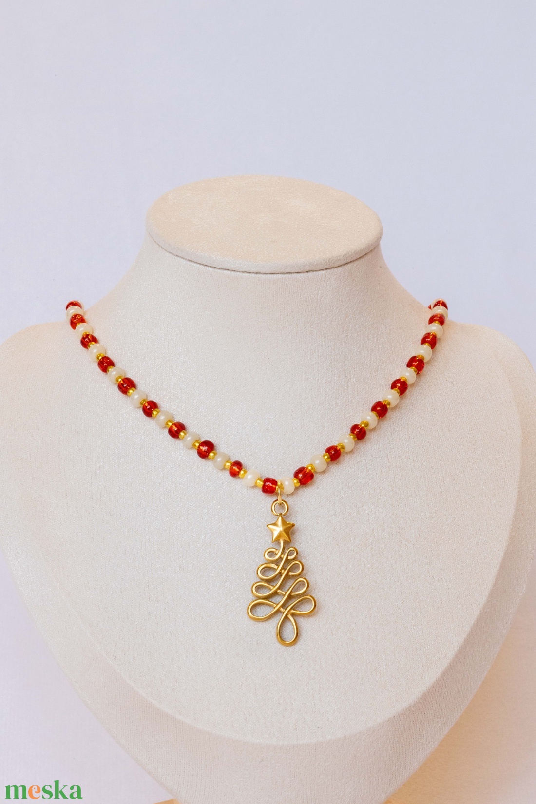 Karácsonyfa medálos nyaklánc � rozsdamentes acél, arany bevonat (18K), kásagyöngy - ékszer - nyaklánc - medálos nyaklánc - Meska.hu