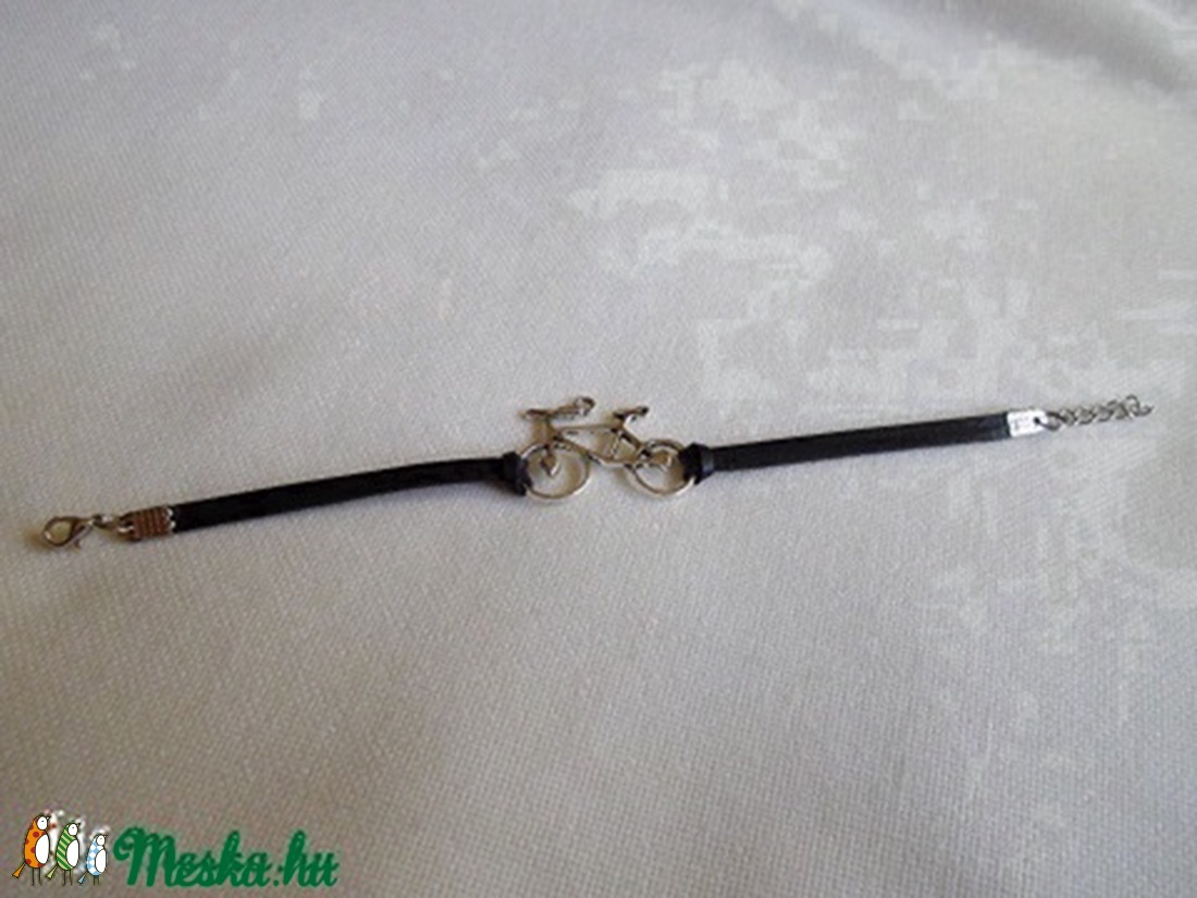 Biciklis karkötő (fekete) -  - Meska.hu