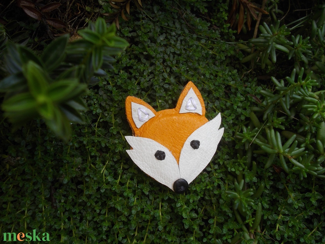 Rókás bőr kitűző - ékszer - kitűző és bross - Meska.hu