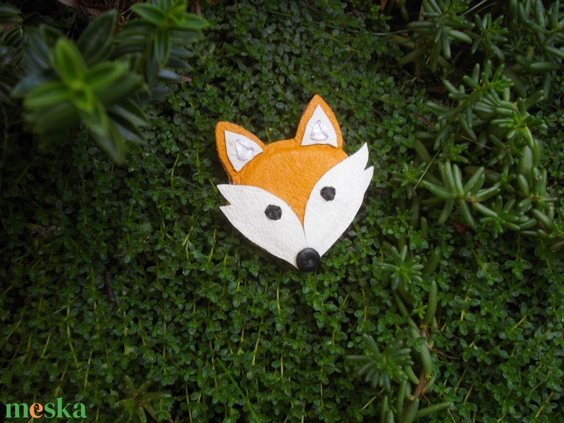 Rókás bőr kitűző - ékszer - kitűző és bross - Meska.hu