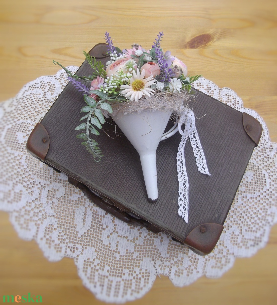 Régi tölcsérbe kötött csokor, asztaldísz, falidísz - otthon & életmód - virágdekoráció - virágok - virágcsokor - Meska.hu