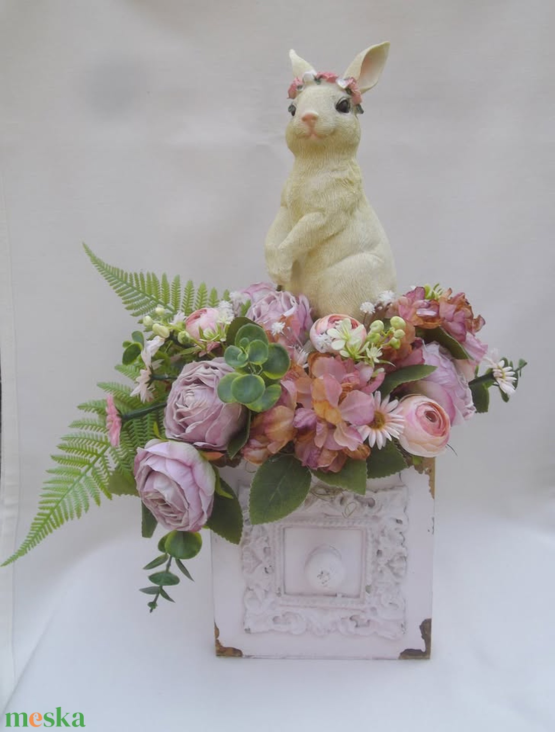 Nyuszi virágok közt húsvéti/tavaszi asztaldísz - otthon & életmód - dekoráció - asztal és polc dekoráció - asztaldísz - Meska.hu