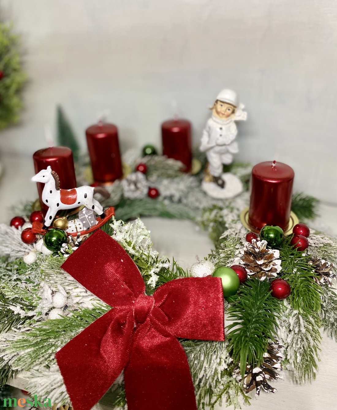 Adventi  koszorú hintalóval korcsolyázó gyermekkel - karácsony - adventi díszek - adventi koszorú - Meska.hu