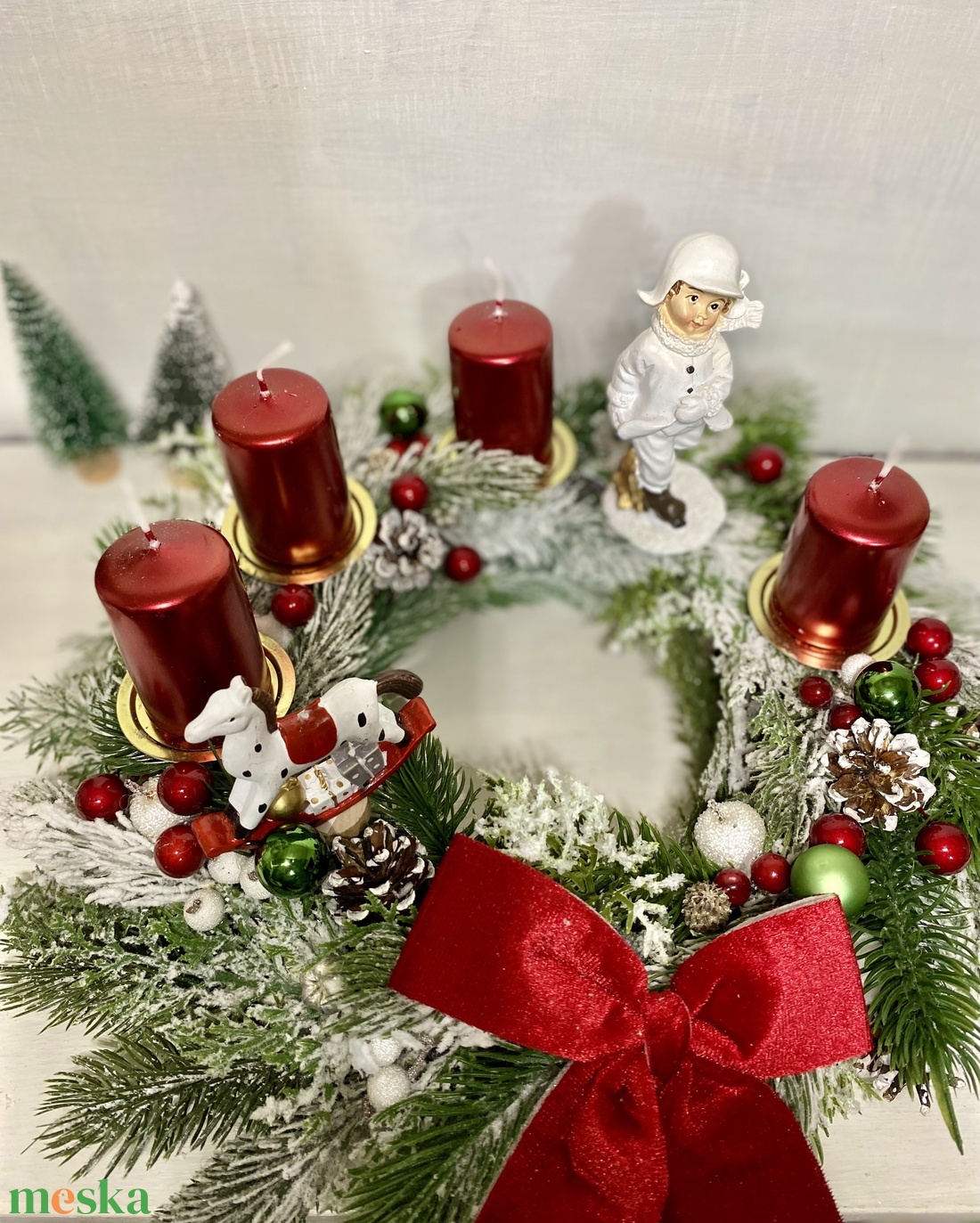 Adventi  koszorú hintalóval korcsolyázó gyermekkel - karácsony - adventi díszek - adventi koszorú - Meska.hu