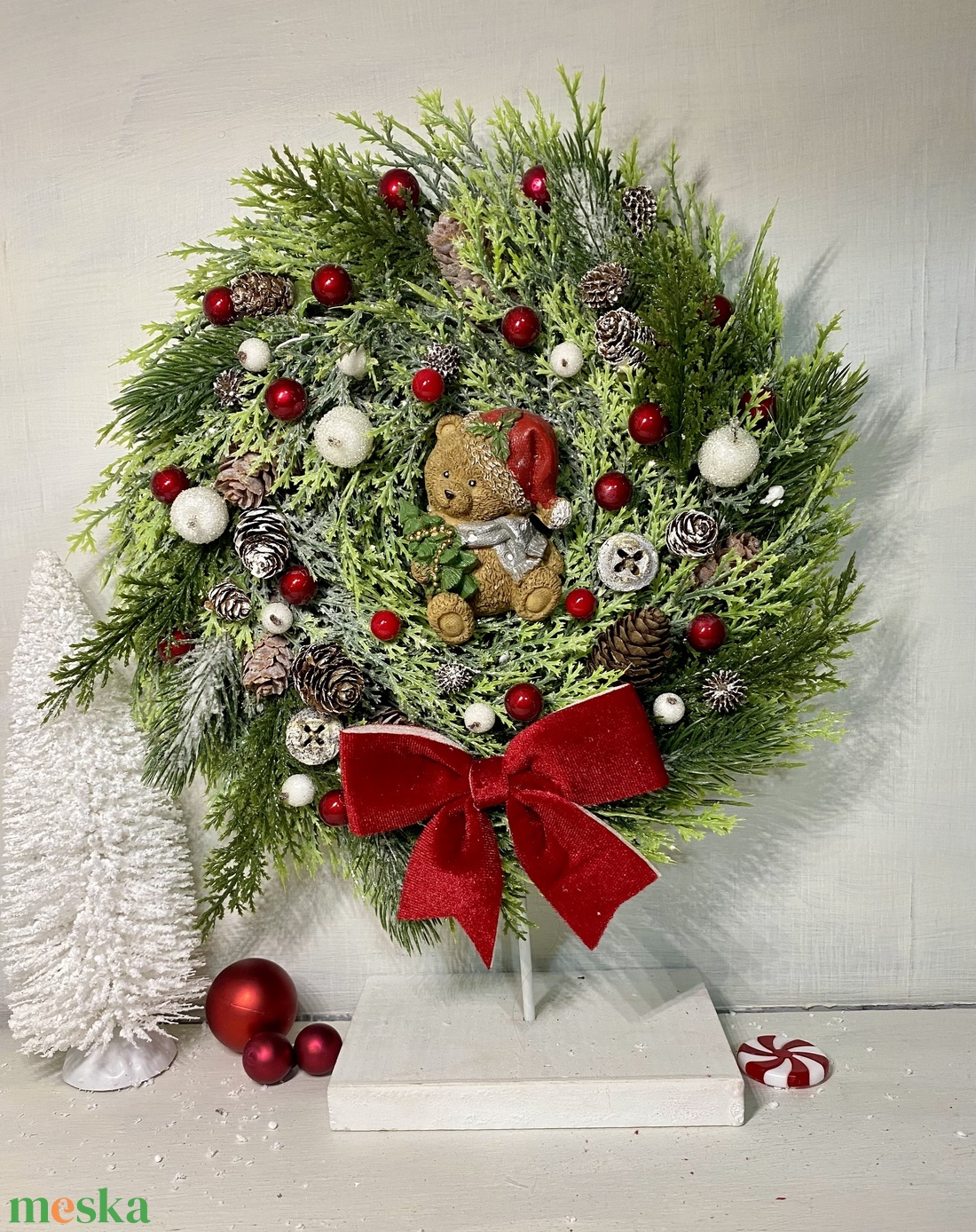 Adventi kopogtató, élethű műfenyővel, macival - karácsony - adventi díszek - adventi ajtódísz - Meska.hu