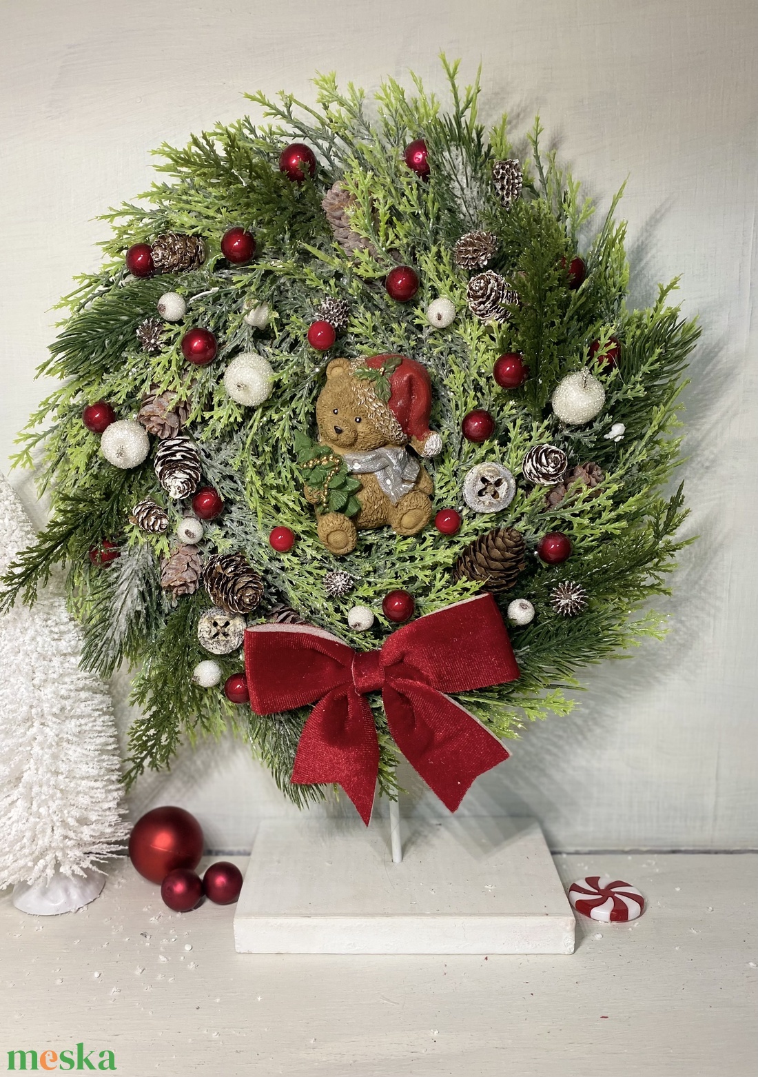 Adventi kopogtató, élethű műfenyővel, macival - karácsony - adventi díszek - adventi ajtódísz - Meska.hu