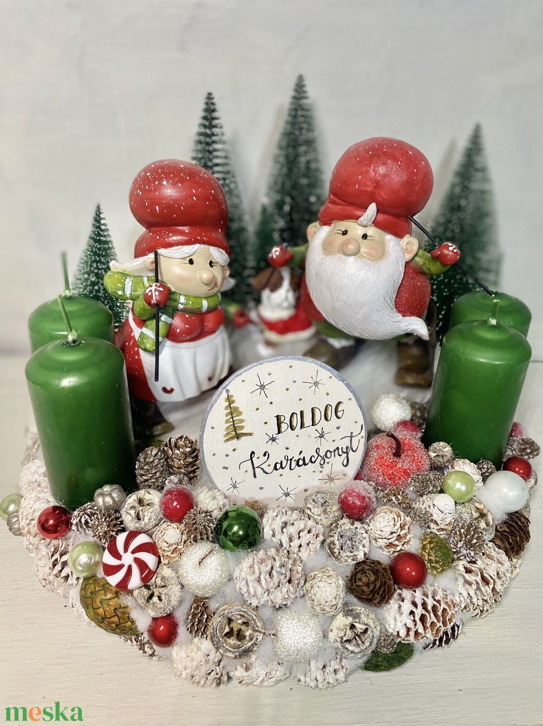 Adventi koszorú síelő Télanyó és Télapó kutyával  - karácsony - adventi díszek - adventi koszorú - Meska.hu