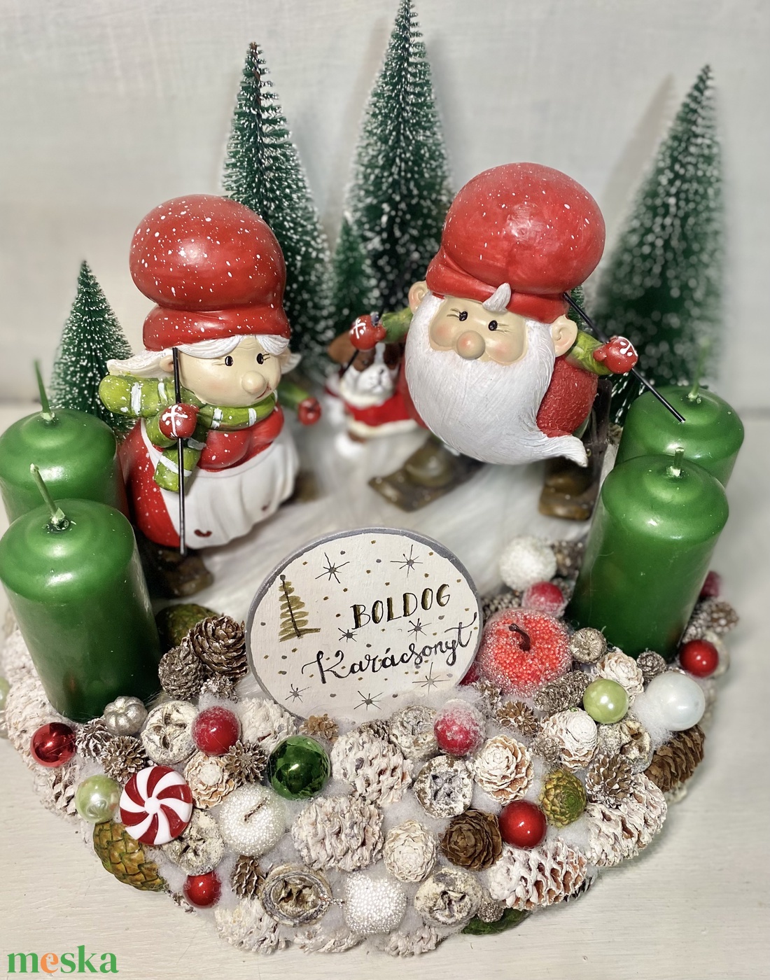 Adventi koszorú síelő Télanyó és Télapó kutyával  - karácsony - adventi díszek - adventi koszorú - Meska.hu
