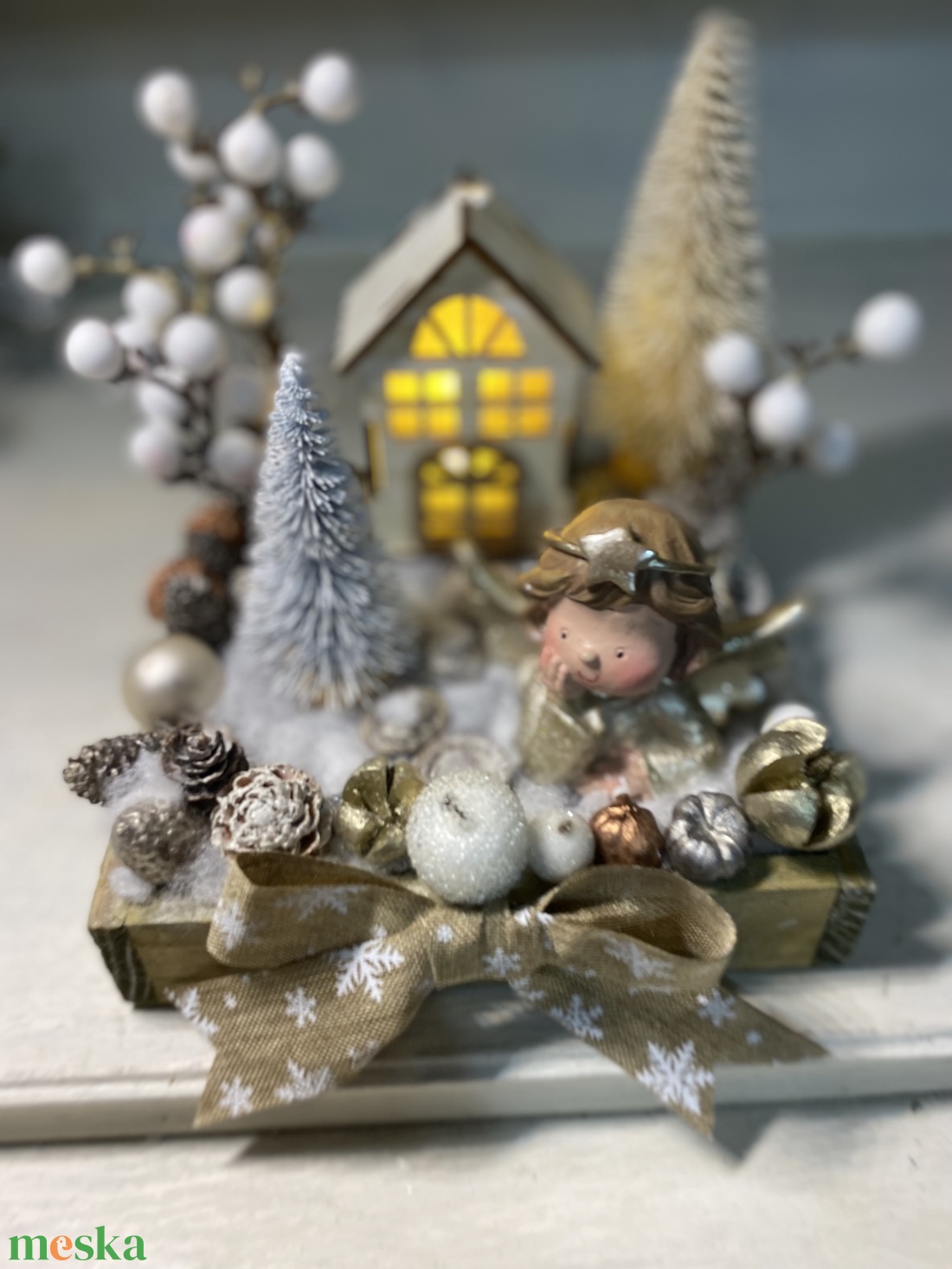 Adventi asztaldísz  ledes faházzal angyallal - karácsony - adventi díszek - adventi asztaldísz - Meska.hu