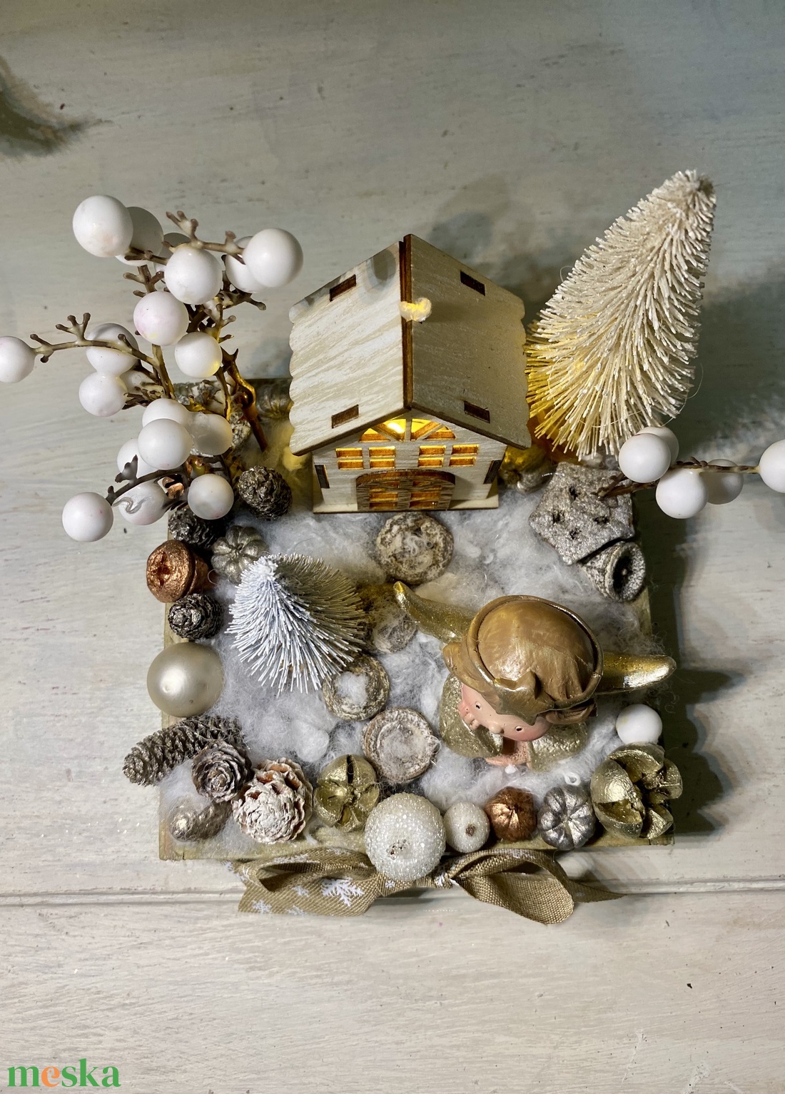 Adventi asztaldísz  ledes faházzal angyallal - karácsony - adventi díszek - adventi asztaldísz - Meska.hu