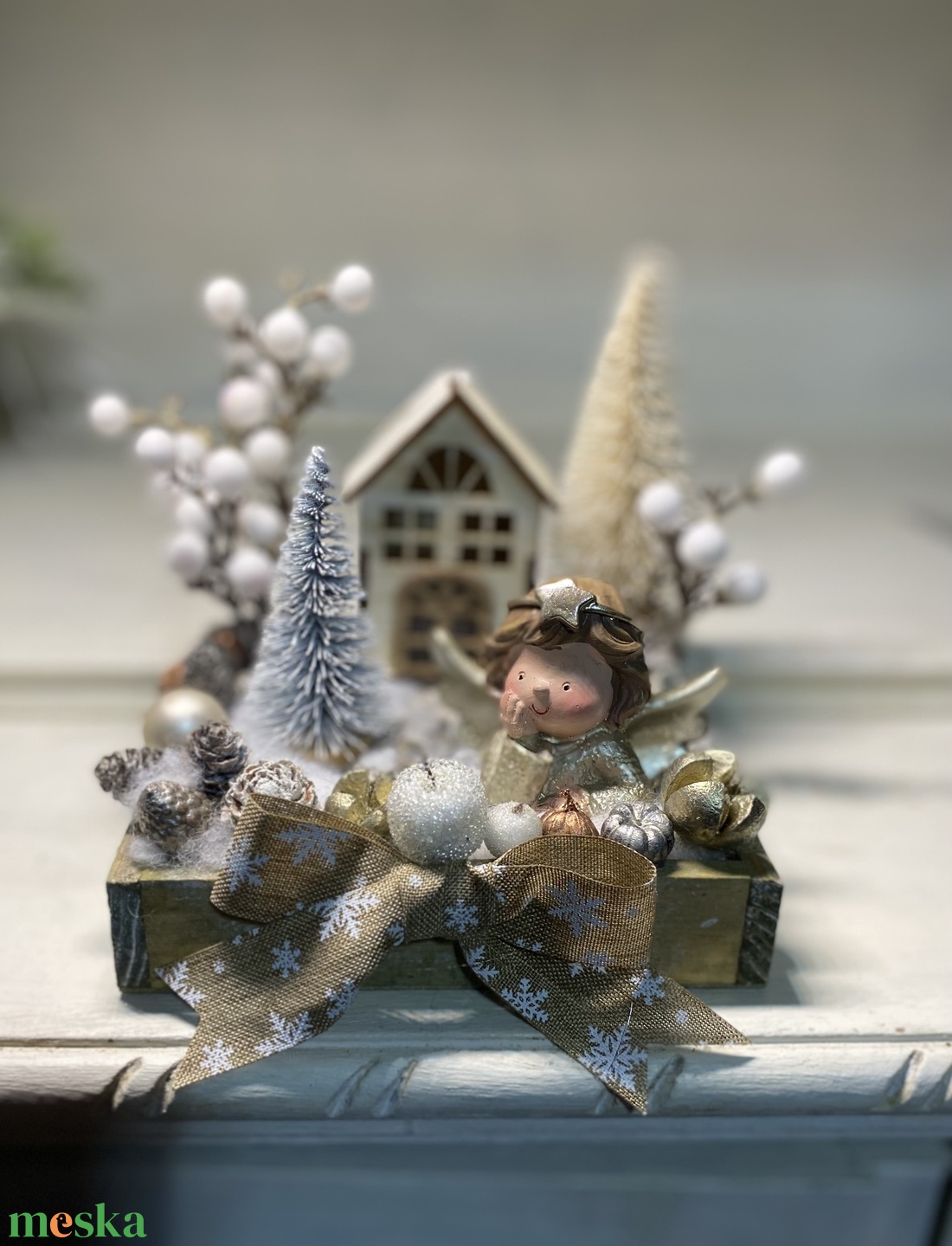 Adventi asztaldísz  ledes faházzal angyallal - karácsony - adventi díszek - adventi asztaldísz - Meska.hu