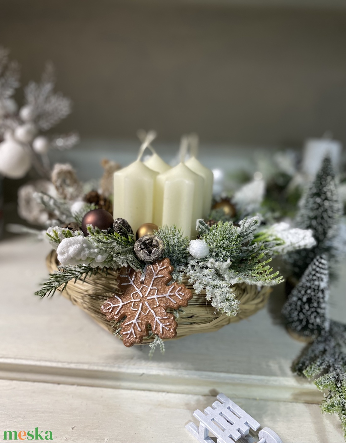 Adventi asztaldísz fonott alapban - karácsony - adventi díszek - adventi asztaldísz - Meska.hu