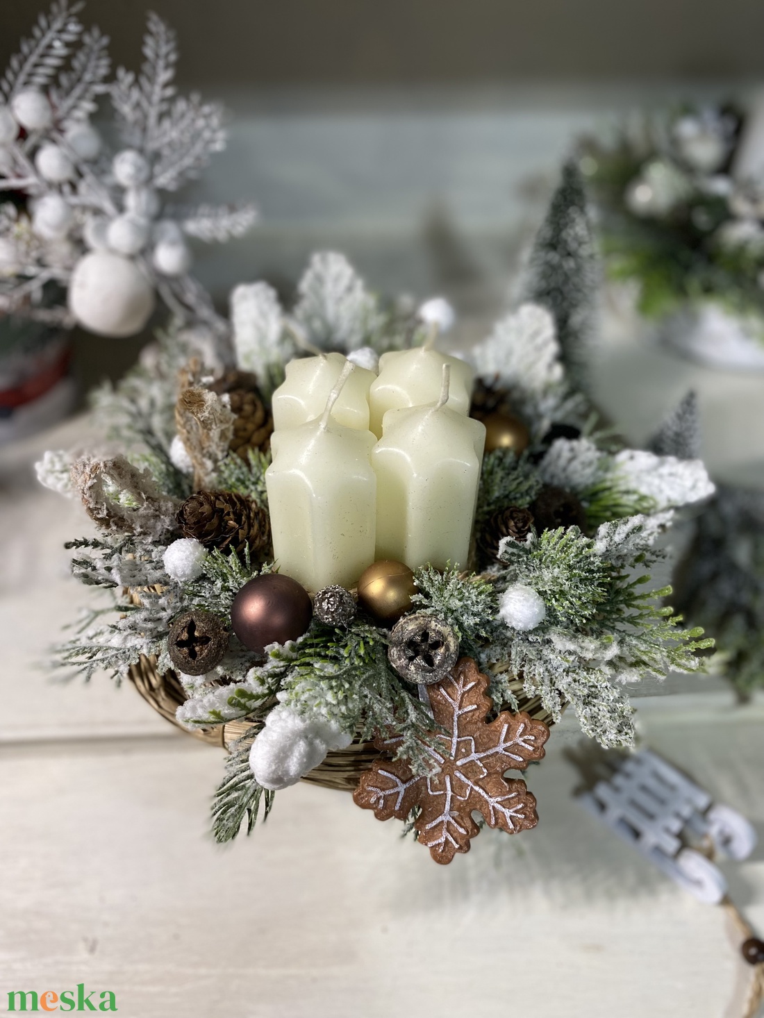 Adventi asztaldísz fonott alapban - karácsony - adventi díszek - adventi asztaldísz - Meska.hu