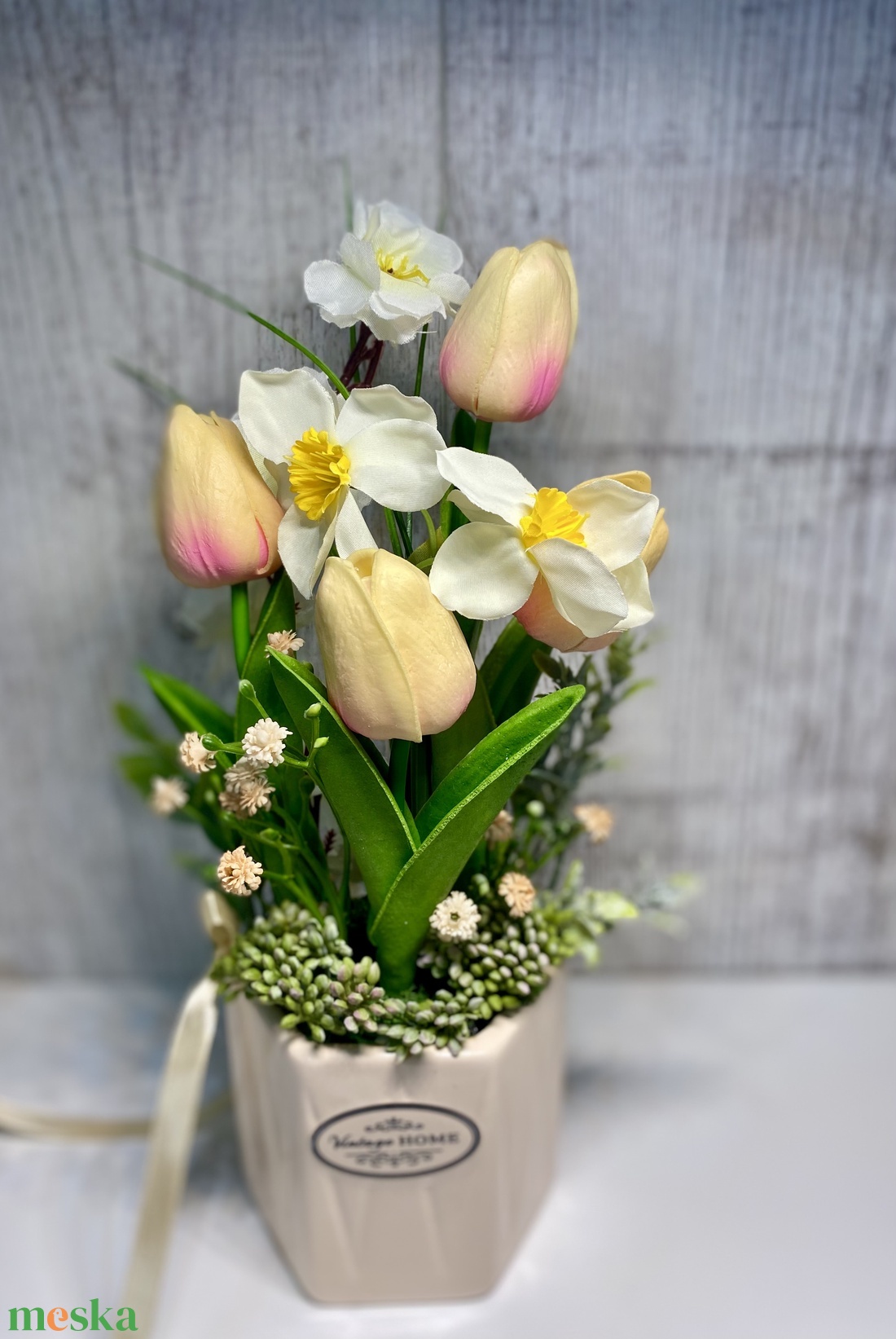 Tulipán és nárcisz kerámiakaspóban -  - Meska.hu