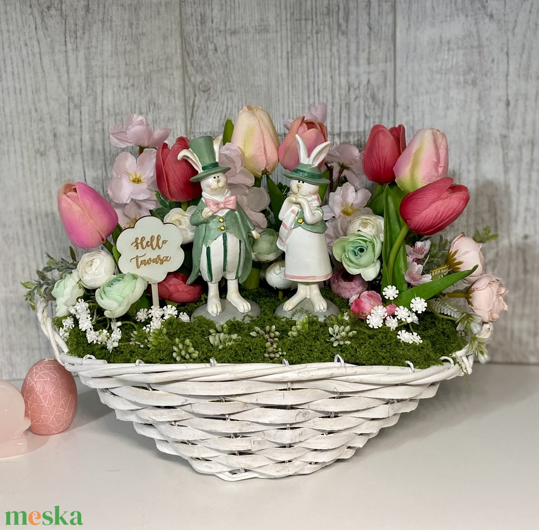 Húsvéti kosár asztaldísz nyuszi párral - ünnepi díszek, dekorációk - húsvéti díszek és dekorációk - húsvéti virágos díszek - Meska.hu