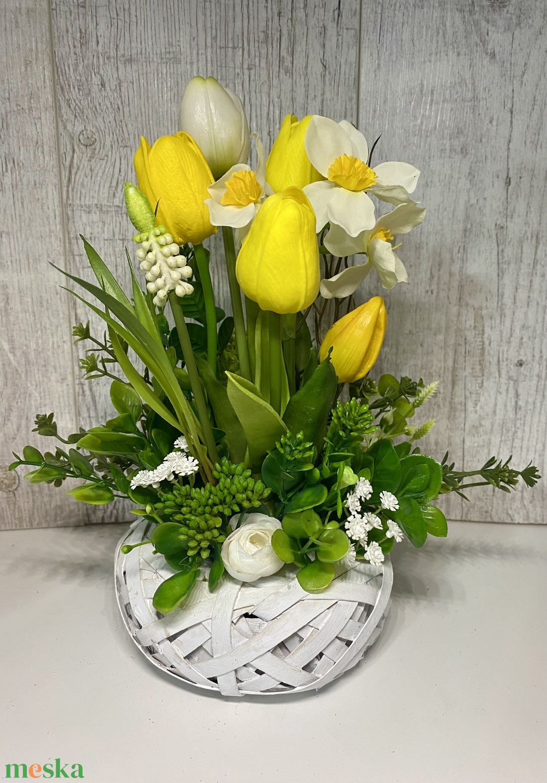 Tavaszi virágkosár tulipánnap nárcisszal -  - Meska.hu