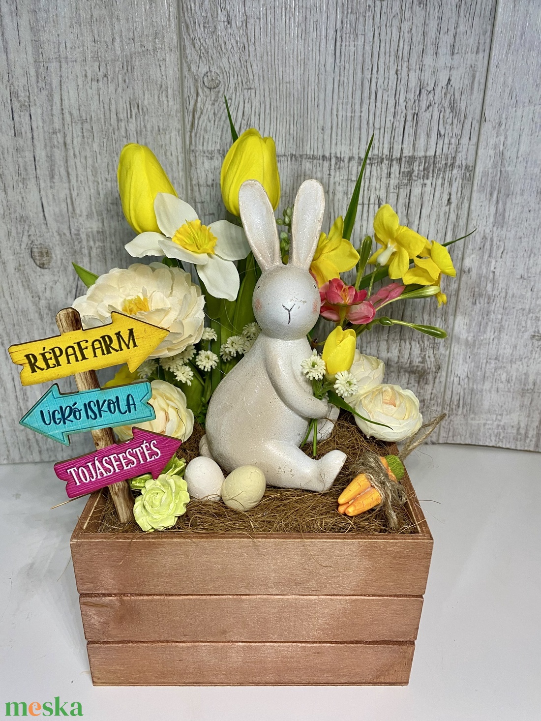 Húsvéti fadobozos asztaldísz Chic Antiqe nyuszival - ünnepi díszek, dekorációk - húsvéti díszek és dekorációk - húsvéti asztaldíszek - Meska.hu