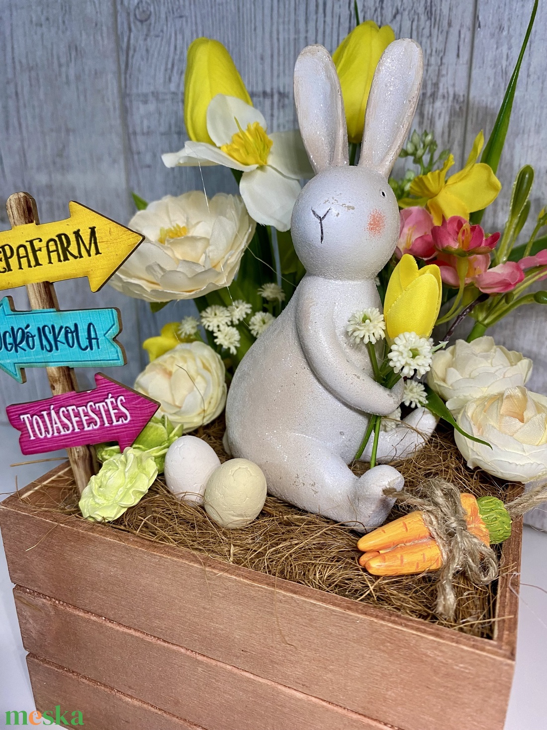 Húsvéti fadobozos asztaldísz Chic Antiqe nyuszival - ünnepi díszek, dekorációk - húsvéti díszek és dekorációk - húsvéti asztaldíszek - Meska.hu