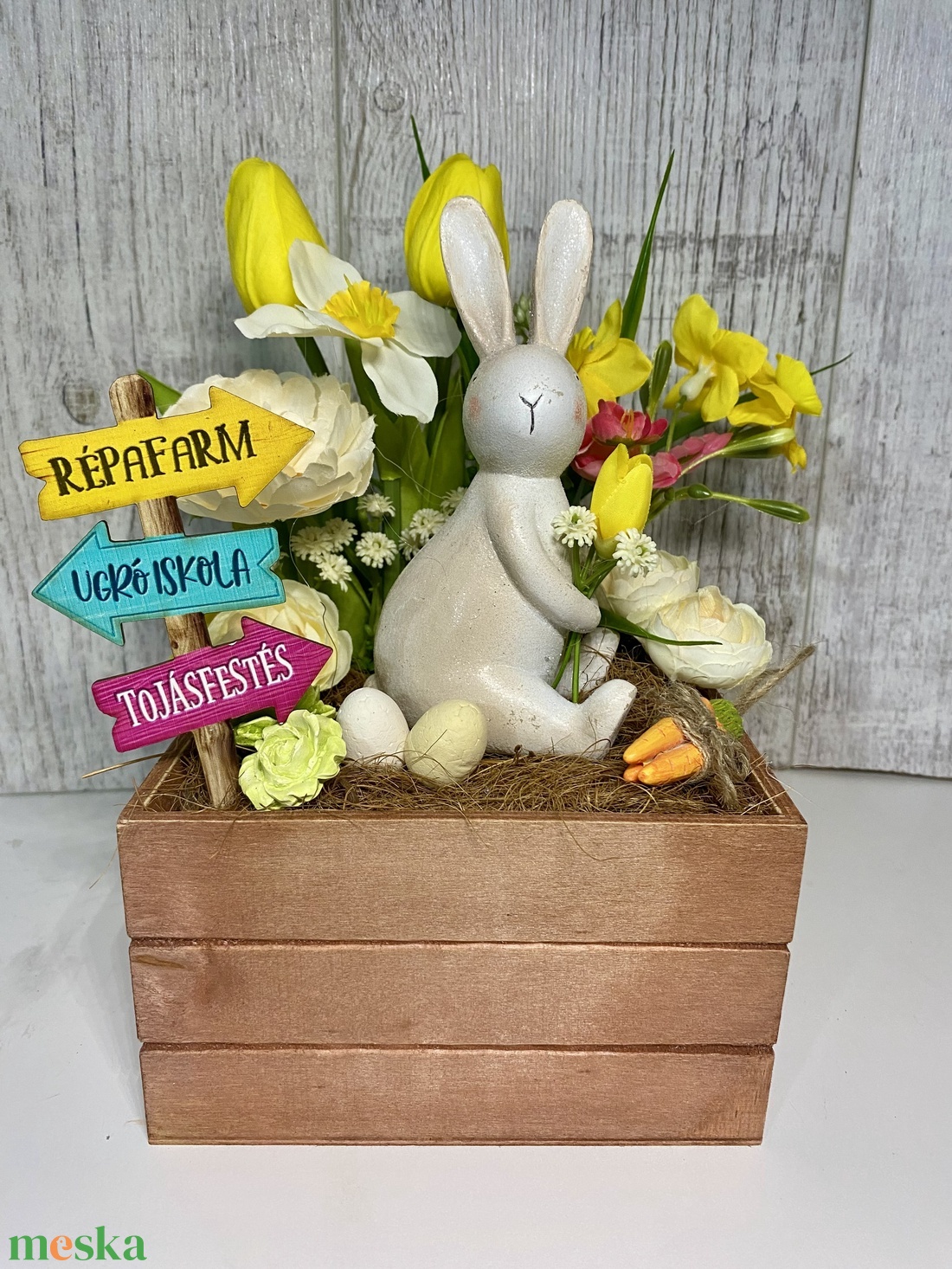 Húsvéti fadobozos asztaldísz Chic Antiqe nyuszival - ünnepi díszek, dekorációk - húsvéti díszek és dekorációk - húsvéti asztaldíszek - Meska.hu