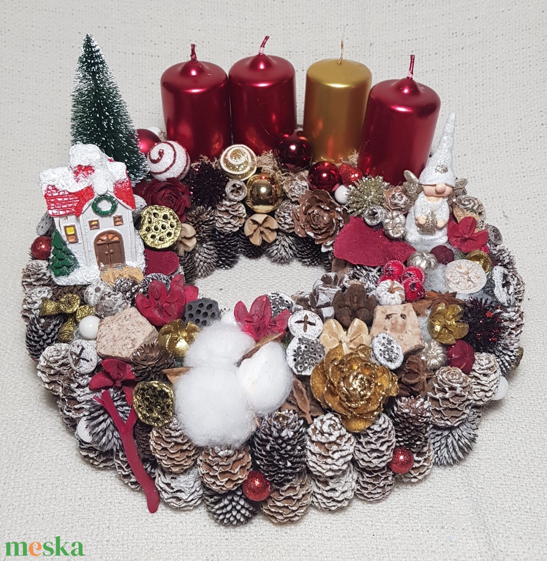 Adventi koszorú házikóval és manóval - karácsony - adventi díszek - adventi koszorú - Meska.hu