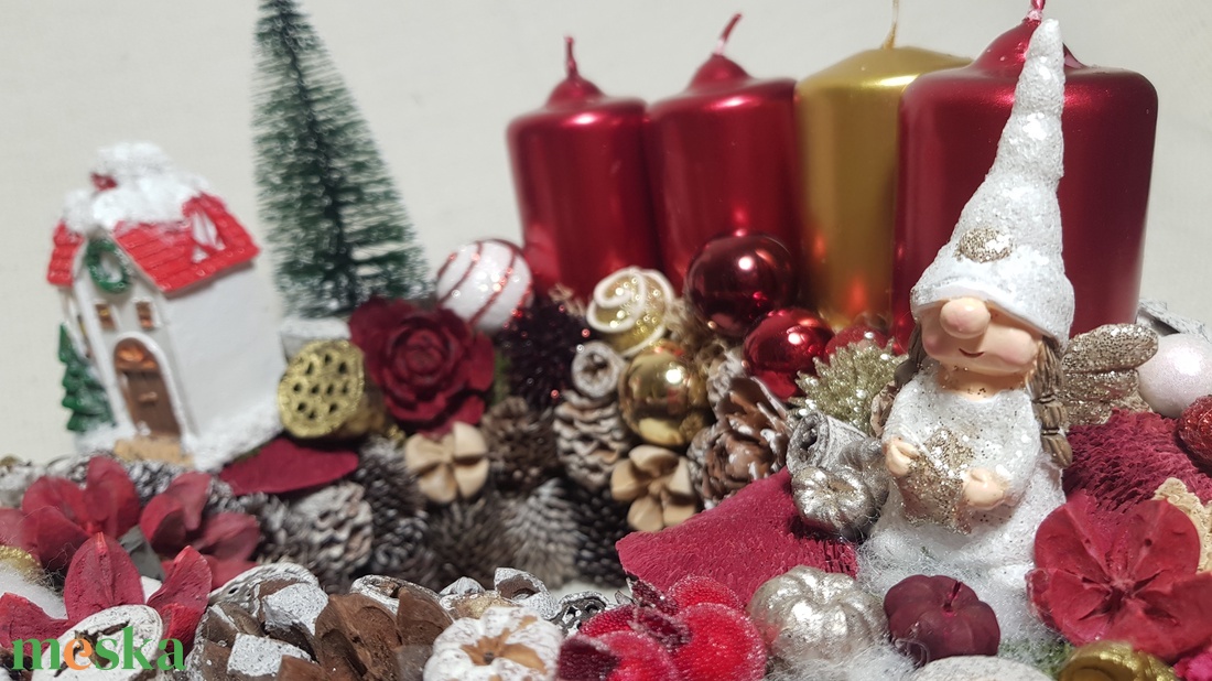 Adventi koszorú házikóval és manóval - karácsony - adventi díszek - adventi koszorú - Meska.hu