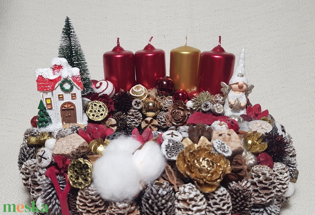 Adventi koszorú házikóval és manóval - karácsony - adventi díszek - adventi koszorú - Meska.hu