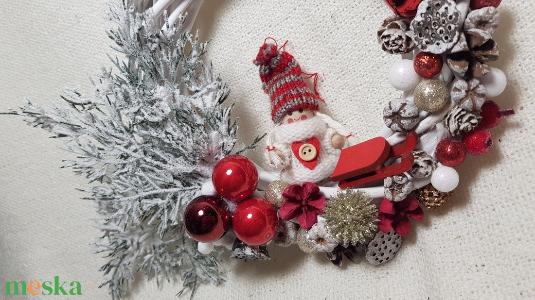 Kötött babával díszített kopogtató - karácsony - adventi díszek - adventi ajtódísz - adventi díszek - Meska.hu