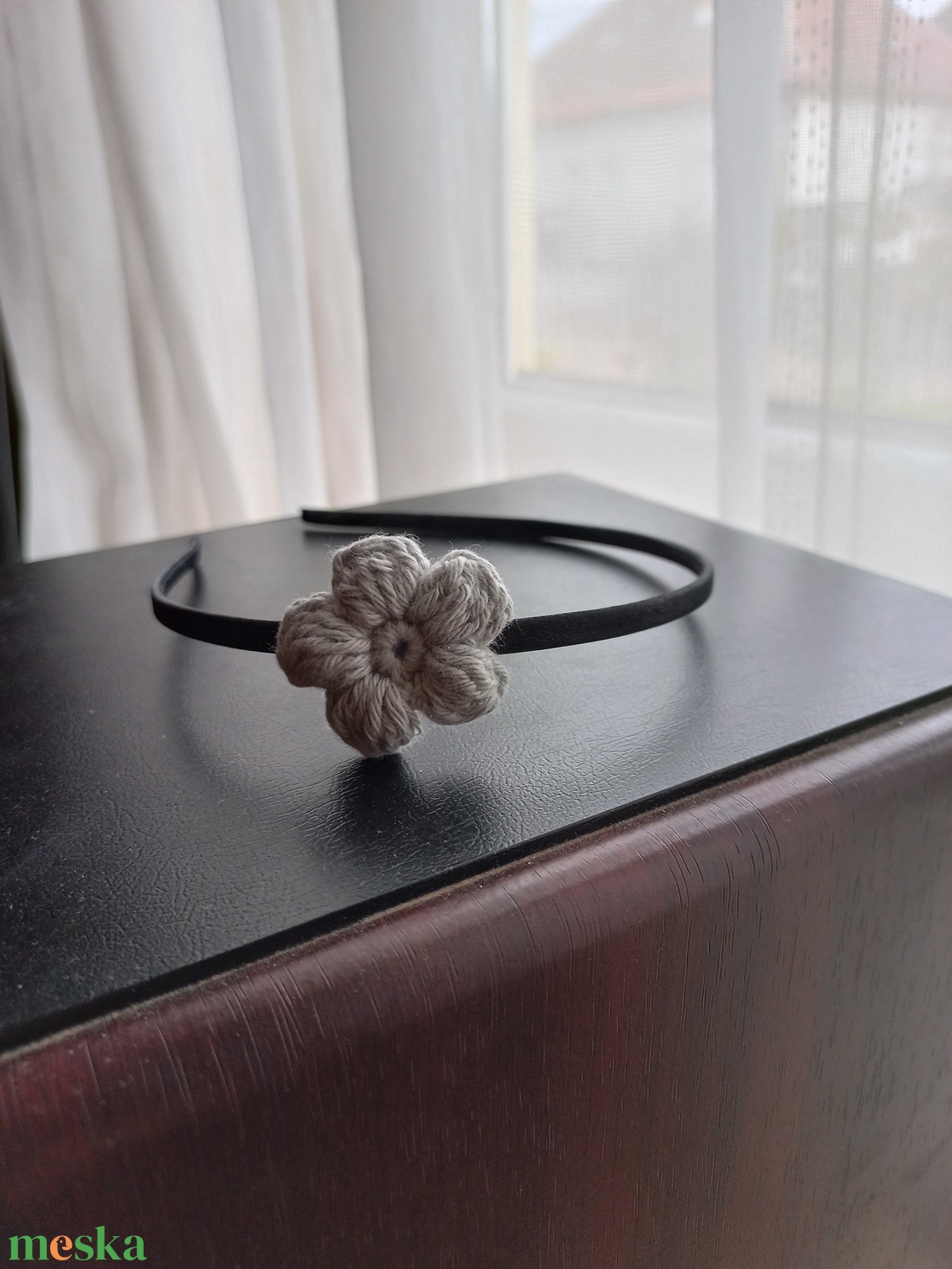 Hajpánt horgolt virággal  - ruha & divat - hajdísz & hajcsat - hajráf & hajpánt - Meska.hu