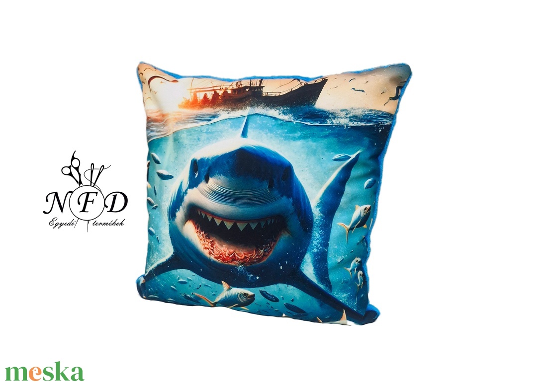 Gyönyörű egyedi dekorpárna Cápa mintával!(csak huzat!) - otthon & életmód - lakástextil - párna & párnahuzat - díszpárna (belsővel együtt) - Meska.hu