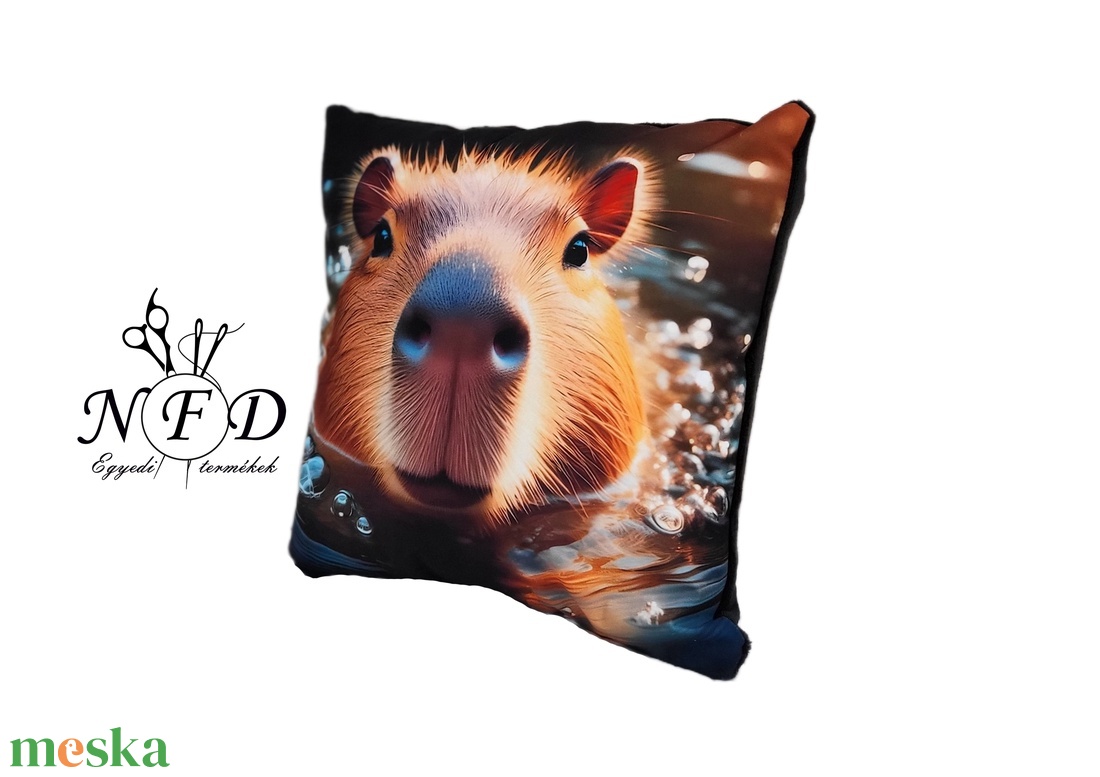 Gyönyörű egyedi dekorpárna Capibara mintával!(csak huzat!) - otthon & életmód - lakástextil - párna & párnahuzat - díszpárna (belsővel együtt) - Meska.hu