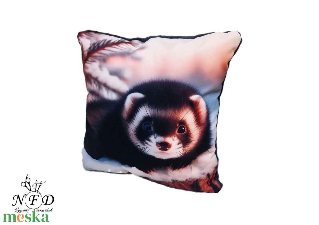 Gyönyörű egyedi dekorpárna havas vadászgörény mintával!(csak huzat!) - otthon & életmód - lakástextil - párna & párnahuzat - díszpárna (belsővel együtt) - Meska.hu