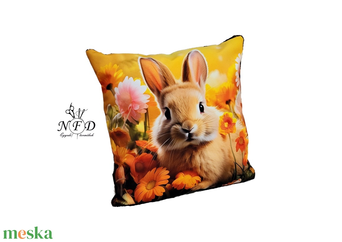 Gyönyörű egyedi dekorpárna nyuszi mintával!(csak huzat!) - otthon & életmód - lakástextil - párna & párnahuzat - díszpárna (belsővel együtt) - Meska.hu