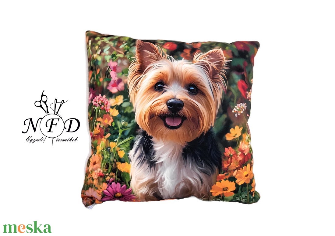 Gyönyörű egyedi dekorpárna Yorki virágokkal mintával!(csak huzat!) - otthon & életmód - lakástextil - párna & párnahuzat - díszpárna (belsővel együtt) - Meska.hu
