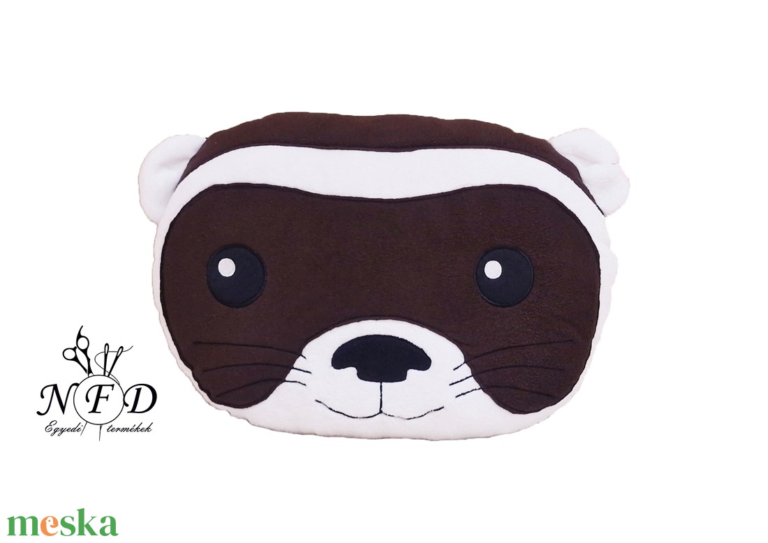 Hímzett pihepuha vadászgörény fej párna - baba - mama - babaszoba dekoráció - gyerek díszpárna - Meska.hu