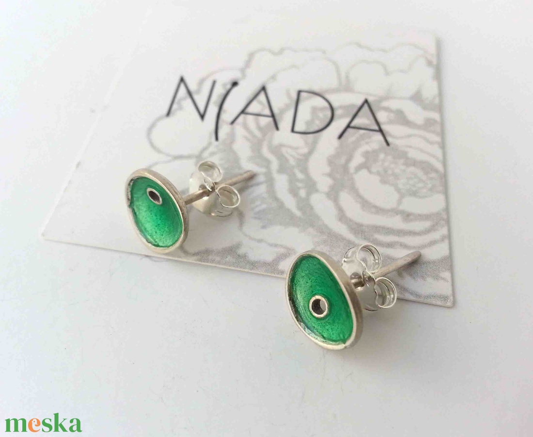 Smaragdzöld tűzzománc ezüst bedugós fülbevaló, pötty fülbevaló ezüstből - ékszer - fülbevaló - pötty fülbevaló - Meska.hu