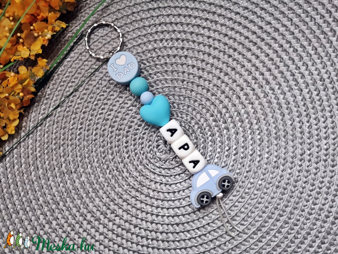 Szilikon elemekből készült kulcstartó APA felirattal - táska & tok - kulcstartó & táskadísz - kulcstartó - Meska.hu