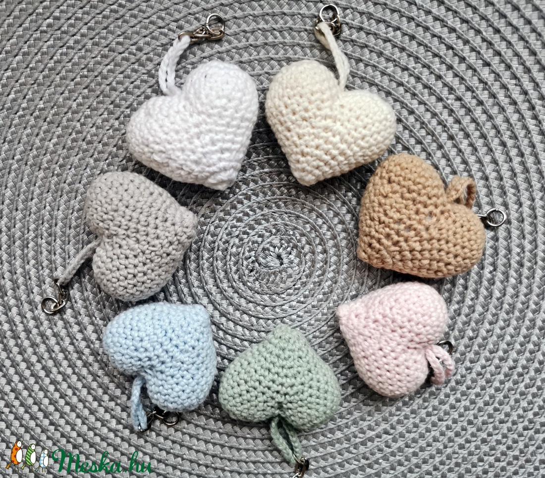 Horgolt szív kulcstartó - táska & tok - kulcstartó & táskadísz - kulcstartó - Meska.hu