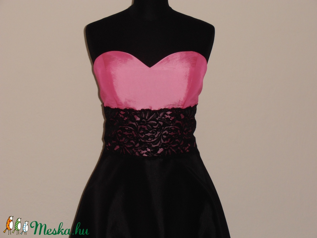 Rózsaszín-fekete csipkés alkalmiruha szalagavatóra nyakkendővel -  - Meska.hu