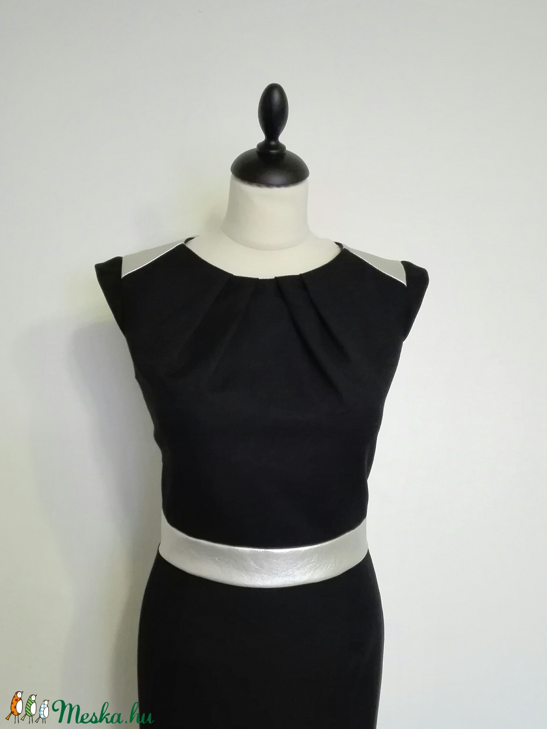 Bőrbetétes fekete szövet ruha - ruha & divat - női ruha - alkalmi ruha & estélyi ruha - Meska.hu