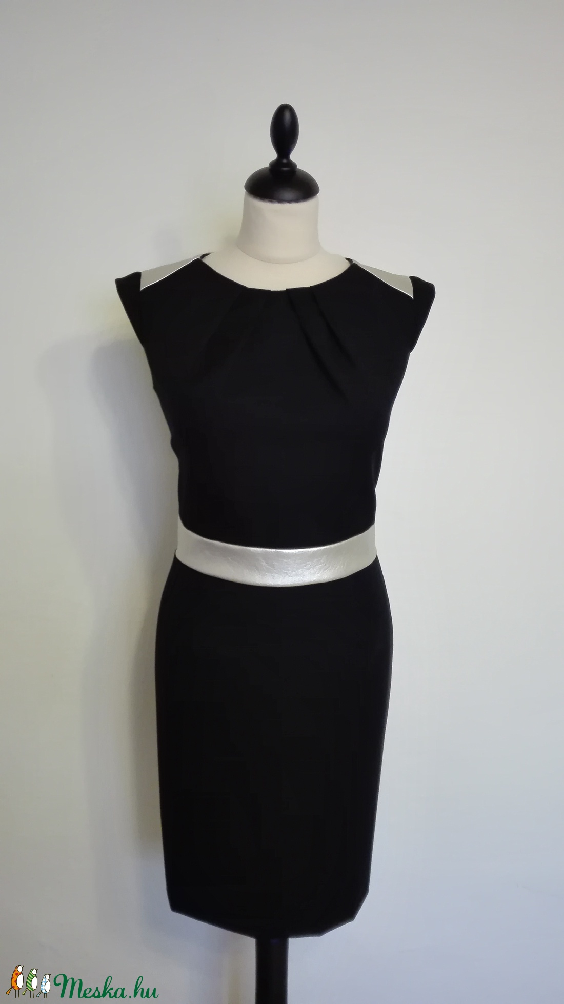 Bőrbetétes fekete szövet ruha - ruha & divat - női ruha - alkalmi ruha & estélyi ruha - Meska.hu
