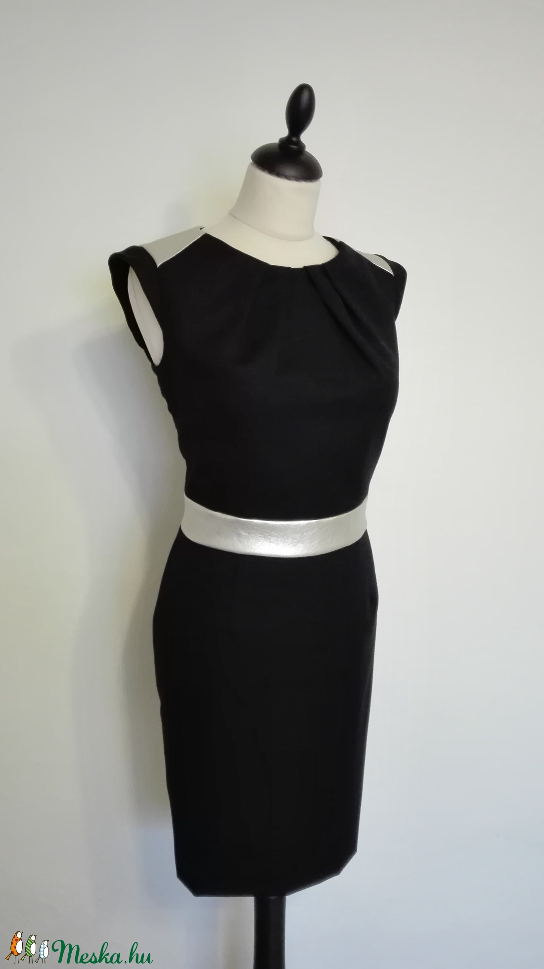 Bőrbetétes fekete szövet ruha - ruha & divat - női ruha - alkalmi ruha & estélyi ruha - Meska.hu